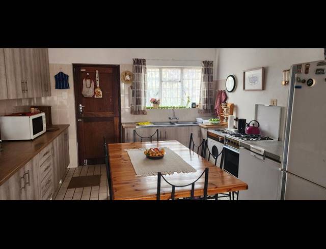 3 BEDROOM HOUSE FOR SALE IN ALBERTINIA